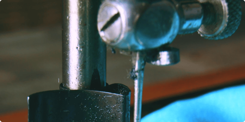 Comment coudre du tissu épais avec une machine électronique